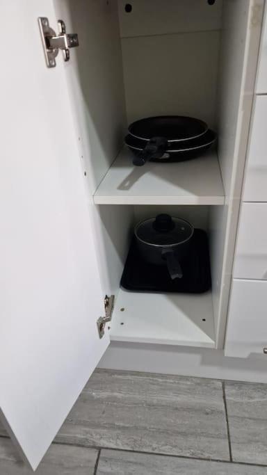 2 Bedroom Apartment Near Station Londen Buitenkant foto