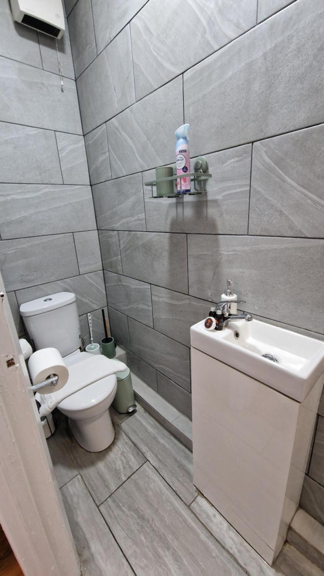 2 Bedroom Apartment Near Station Londen Buitenkant foto